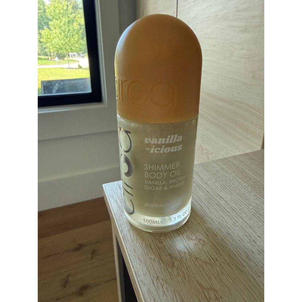 $40 Ciroa Vanilla-icious Shimmer Body Oil 3.3 oz Glow Oil Hydrating Australian - Picture 2 of 4